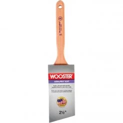 Wooster Ultra/Pro 2.5 In. Soft Angle Sash Paint Brush